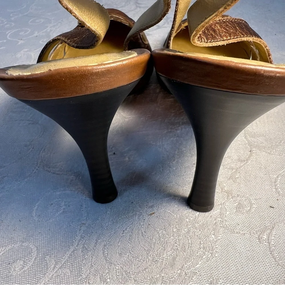BCBG Paris Shoes Brown Suede Buckle Sling Back 4” Stiletto Heels 7.5